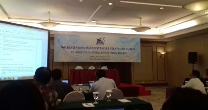 Pegawai USN Kolaka Ikut Validasi Penyusunan Standar Pelayanan Publik oleh Kemenristek Dikti