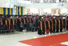 679 Orang Ikuti Wisuda UHO Gelombang Pertama 679 Orang Ikuti Wisuda UHO Gelombang Pertama