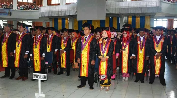 Ini Daftar Wisudawan Terbaik UHO Gelombang Pertama