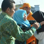 Rektor UHO Resmi Terima Ribuan Mahasiswa Baru Angkatan 2017