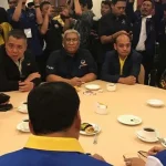 Sukses Lobi DPP Golkar, Ali Mazi Segera Boyong SK Rekomendasi Pencalonan Sukses Lobi DPP Golkar, Ali Mazi Segera Boyong SK Rekomendasi Pencalonan