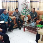 Bahas Perlindungan Sosial Pekerja, BPJS Ketenagakerjaan dan Pemkab Konkep Gelar Pertemuan Terbatas BPJS KETENAGAKERJAAN. Badan Penyelenggara Jaminan Sosial (BPJS) Ketenagakerjaan Cabang Kendari menggelar pertemuan terbatas dengan Pemerintah Kabupaten Konawe Kepulauan membahas perlindungan sosial pekerja di Kantor Bupati Konawe Kepulauan (Konkep), Kamis (14/9/2017). (Foto Istimewa)