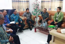 Bahas Perlindungan Sosial Pekerja, BPJS Ketenagakerjaan dan Pemkab Konkep Gelar Pertemuan Terbatas BPJS KETENAGAKERJAAN. Badan Penyelenggara Jaminan Sosial (BPJS) Ketenagakerjaan Cabang Kendari menggelar pertemuan terbatas dengan Pemerintah Kabupaten Konawe Kepulauan membahas perlindungan sosial pekerja di Kantor Bupati Konawe Kepulauan (Konkep), Kamis (14/9/2017). (Foto Istimewa)
