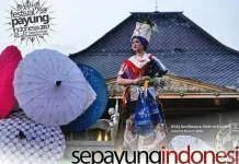 Seru! Swafoto Massal di Festival Payung Indonesia 2017 Festival Payung Indonesia 2017