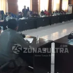 Komisi II DPRD Kendari Minta Semua PKL Ditertibkan Tanpa Tebang Pilih Komisi II DPRD Kendari Minta Semua PKL Ditertibkan Tanpa Tebang Pilih