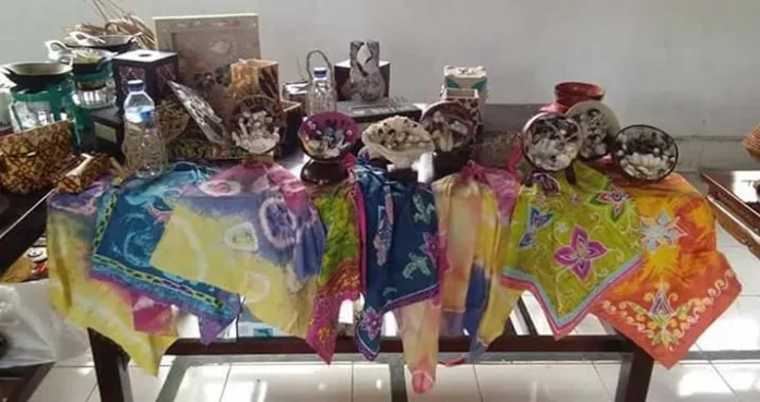 kerajinan_butur Pemkab Butur Gandeng Pelatih Dari Yogya Perkuat Kapasitas Pengrajin Tenun