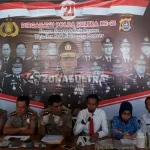 Desakan Ekonomi Jadi Motif Para Tersangka Jual Pil Terlarang Desakan Ekonomi Jadi Motif Para Tersangka Jual Pil Terlarang