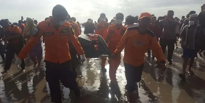 korban_tenggelam_taipa Korban Tenggelam di Pantai Taipa Ditemukan Meninggal Dunia