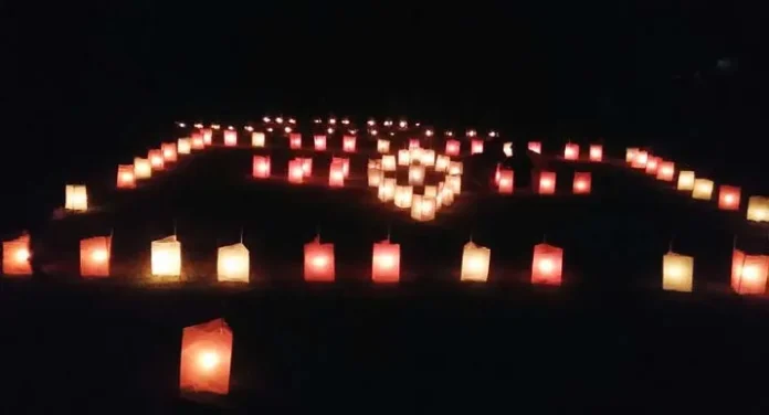 Lampion KKN UHO Hiasi Malam Takbiran di Desa Lamundre Kolaka