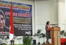 Akhir Tahun Menteri Susi Tenggelamkan 100 Kapal Pencuri Ikan Menteri Susi Ajak Mahasiswa UHO Rajin Makan Ikan