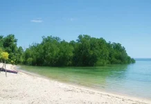 Sebelum Saksikan Slank di Atambua, Tengok Pantai Pasir Putih Atapupu Pantai Pasir Putih Atapupu