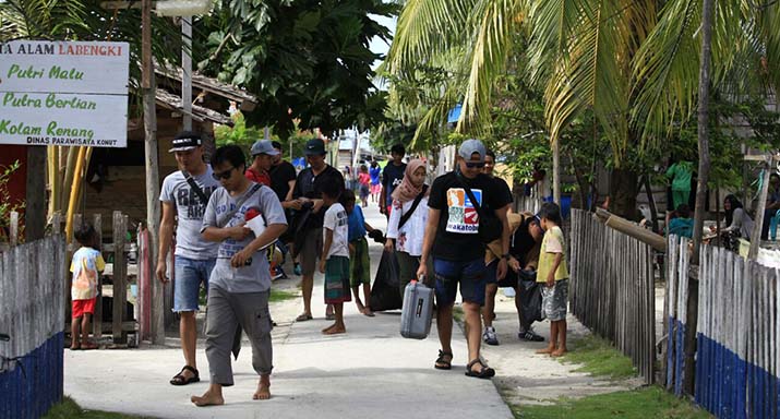 Sosialisasi Pengembangan Wisata, Dinas Pariwisata Konut Minta Masyarakat Labengki Peduli Kebersihan