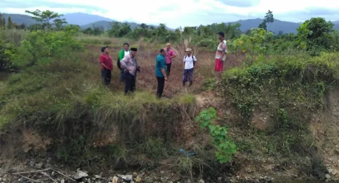 Proyek Mangkrak, Bupati Konut Tinjau Lokasi Pembangunan Jalan 40