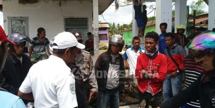 Diduga Ada Joki di Pelabuhan Fery Tampo, Calon Penumpang Mengamuk