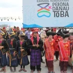 Ribuan Manusia Menyemut Hebohkan Karnaval Pesona Danau Toba 2017 Karnaval Pesona Danau Toba 2017