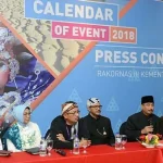 Rakornas Pariwisata Pakai Baju Adat, Menpar Sebut Kekuatan Pariwisata Indonesia Rakornas Pariwisata Pakai Baju Adat, Menpar Sebut Kekuatan Pariwisata Indonesia