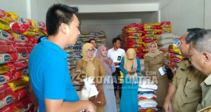 sidak_beras Disperindag Temukan Harga Beras Diatas HET Dijual di Pasaran