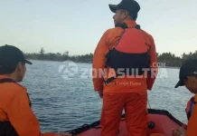 Terkendala Gelombang, SAR Kesulitan Mencari Warga Kendari Yang Tenggelam di Pantai Taipa Terkendala Gelombang, SAR Kesulitan Mencari Warga Kendari Yang Tenggelam di Pantai Taipa