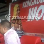 Kumpulkan Dukungan, Wa Ode Nurhayati Maju Pilgub Lewat Jalur Independen Kumpulkan Dukungan, Wa Ode Nurhayati Maju Pilgub Lewat Jalur Independen