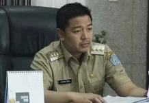 Penyerahan KUA-PPAS 2018, APBD Kota Kendari Meningkat 13,16 Persen Wali Kota Kendari, Sulawesi Tenggara (Sultra) Adriatma Dwi Putra (ADP)