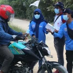 Jalanan Berdebu, PMI dan Dinkes Butur Bagi-bagi Masker Gratis Jalanan Berdebu, PMI dan Dinkes Butur Bagi-bagi Masker Gratis