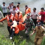 Bocah Tenggelam di Sungai Tamboli Ditemukan Meninggal Dunia Bocah Tenggelam di Sungai Tamboli Ditemukan Meninggal Dunia
