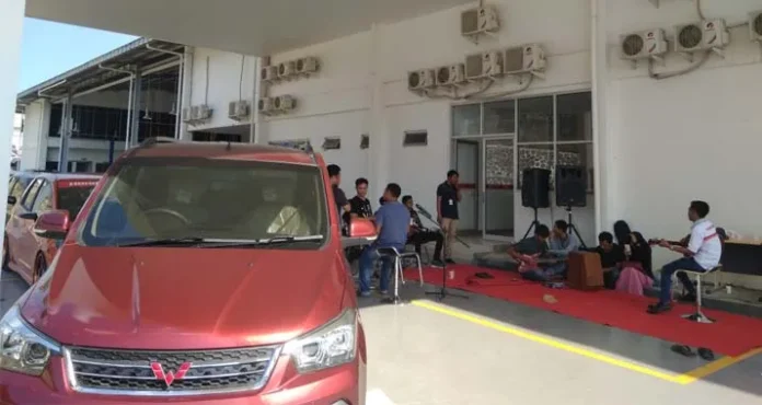 Wuling Motors Manjakan Pelanggan dengan Cuci Mobil Gratis