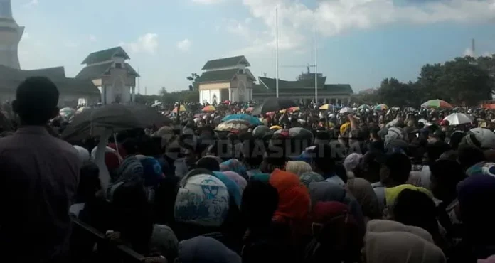 Ribuan Massa Deklarasi Aman Membludak di Pelataran Eks MTQ