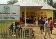Puluhan Kader Golkar Mubar Juga Gelar Aksi Tolak Ali Mazi Puluhan Kader Golkar Mubar Juga Gelar Aksi Tolak Ali Mazi
