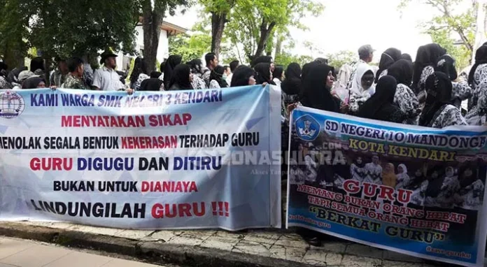 Ribuan Guru di Kendari Gelar Unjuk Rasa, KBM Berjalan Normal