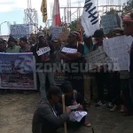 Dituding Lamban Tangani Kasus Lahan Transmigrasi, Warga Datangi Kantor Bupati Konsel Dituding Lamban Tangani Kasus Lahan Transmigrasi, Warga Datangi Kantor Bupati Konsel