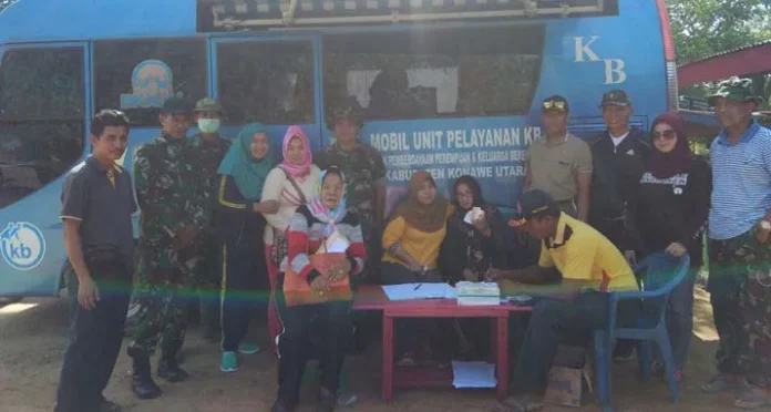 Jumat Barokah, DPPKB Konut Bersama Dinkes dan TNI Gelar Pengobatan Gratis