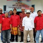 DPC PDIP Wakatobi Siap Menangkan Asrun-Hugua PDIP WAKATOBI - Dewan Pengurus Cabang (DPC) Partai Demokrasi Indonesia Perjuangan (PDIP) Kabupaten Wakatobi, Sulawesi Tenggara (Sultra) siap memenangkan pasangan Asrun-Hugua dalam pemilihan gubernur (Pilgub) 2018 mendatang. (Nova Ely Surya/ZONASULTRA.COM)