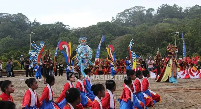 Kolaborasi Tari Pesona Indonesia dan Lumanse Semarakkan Festival Budaya di Tangkeno