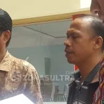 Siswa dan Ayahnya Jadi Tersangka Kasus Penganiayaan Guru SMAN 1 Kendari Siswa dan Ayahnya Jadi Tersangka Kasus Penganiayaan Guru SMAN 1 Kendari