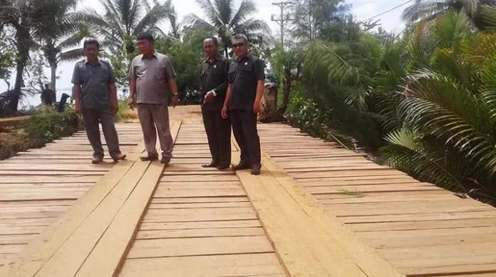 DPRD Konut Duga Pembangunan Jembatan di Mowundo Salahi Bistek