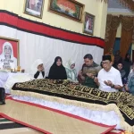 Nur Alam Minta Ibunya Dimakamkan Besok Nur Alam Minta Ibunya Dimakamkan Besok