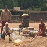 Musim Kemarau, Ratusan Warga Desa Pasir Putih Konut Kesulitan Air Bersih Musim Kemarau, Ratusan Warga Desa Pasir Putih Konut Kesulitan Air Bersih