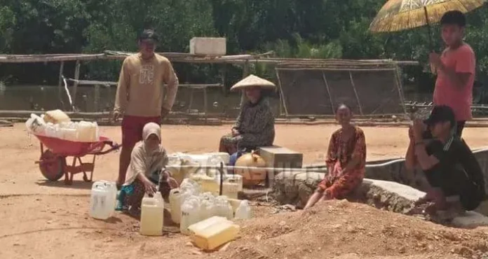 Musim Kemarau, Ratusan Warga Desa Pasir Putih Konut Kesulitan Air Bersih