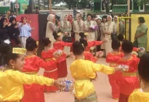 Istri Pangdam XIV Hasanuddin Kunjungi Sekolah Kartika Korem 143/HaluOleo Istri Pangdam XIV Hasanuddin Kunjungi Sekolah Kartika Korem 143/HaluOleo