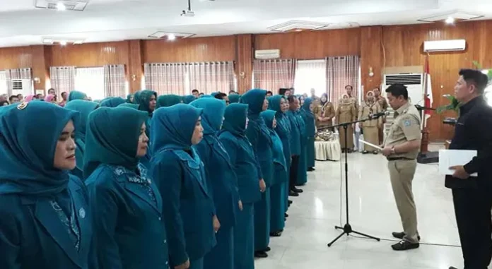 Lantik Pengurus TP PKK Kota Kendari, Ini Pesan Wali Kota