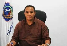 Bupati Mubar Kecam Pengrusakan Ekosistem Laut Selat Tiworo Bupati Muna Barat (Mubar) LM.Rajiun Tumada