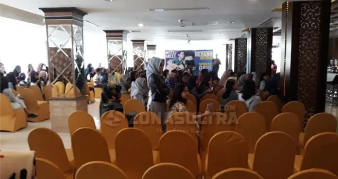 Meet and Great di Plaza Inn Kendari, Devano Danendra : Fans Itu Sudah Kayak Pacar Sendiri