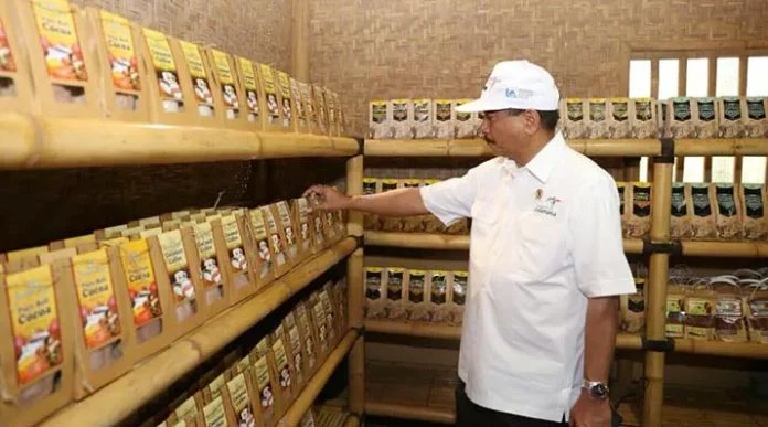 Ke Taman Ayu, Menpar Arief Yahya Cicipi Kopi Luwak