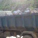 Mobil Pemuat Batu Melebihi Kapasitas Resahkan Warga Konut Mobil Truk Pemuat Batu Melebihi Kapasitas Resahkan Warga Konut