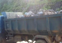 Mobil Pemuat Batu Melebihi Kapasitas Resahkan Warga Konut Mobil Truk Pemuat Batu Melebihi Kapasitas Resahkan Warga Konut