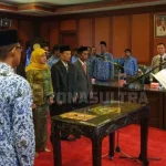 Lantik Anggota KIP Sultra, Lukman Abunawas: Baik-baik dengan Pemerintah Lantik Anggota KIP Sultra, Lukman Abunawas: Baik-baik dengan Pemerintah