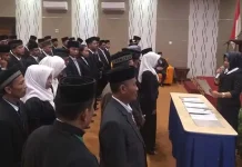 66 Anggota Panwascam Konsel Dilantik, Tugas Pertama Awasi Seleksi PPK 66 Anggota Panwascam Konsel Dilantik, Tugas Pertama Awasi Seleksi PPK