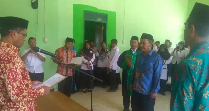 Lantik Pejabat Baru, Kepala Kemenag Konsel Ingatkan Jabatan Adalah Amanah