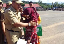 Terharunya Dua Janda Ini Terima Santunan Asuransi Nelayan Terharunya Dua Janda Ini Terima Santunan Asuransi Nelayan